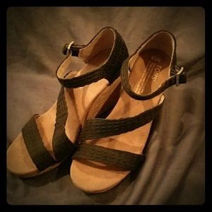 Toms espadrille sandals